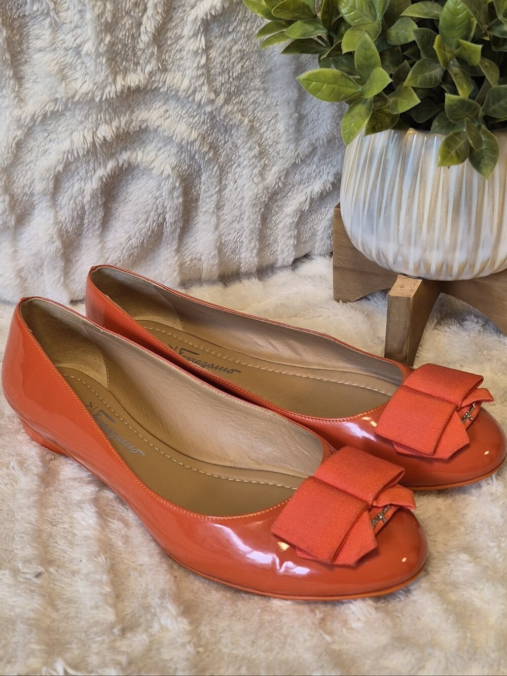 Salvatore Ferragamo My Cherie Ballet Flats Orange Patent Leather Bow Size 8.5 M